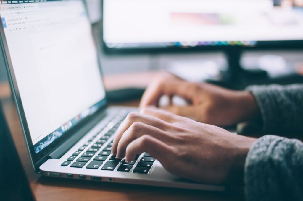 glenn-carstens-peters-npxXWgQ33ZQ-unsplash-1024x681