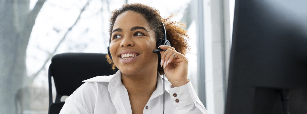 close-up-person-working-call-center
